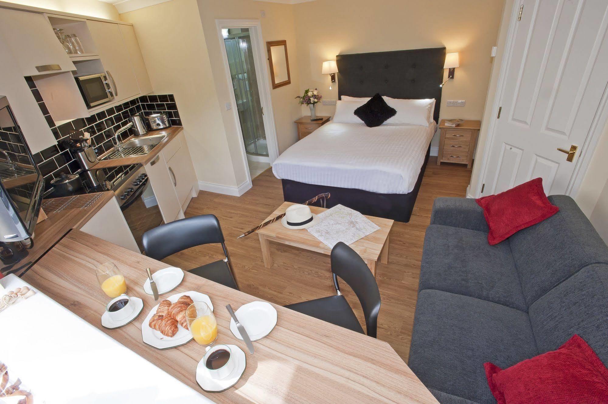 Peartree Serviced Apartments Salisbury Esterno foto
