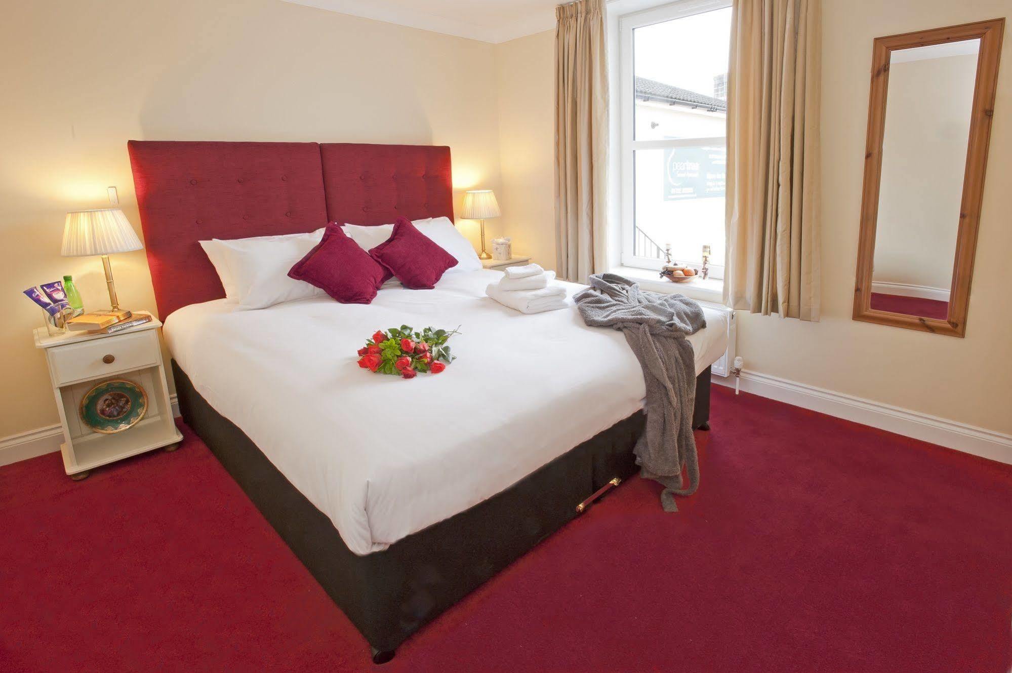 Peartree Serviced Apartments Salisbury Esterno foto