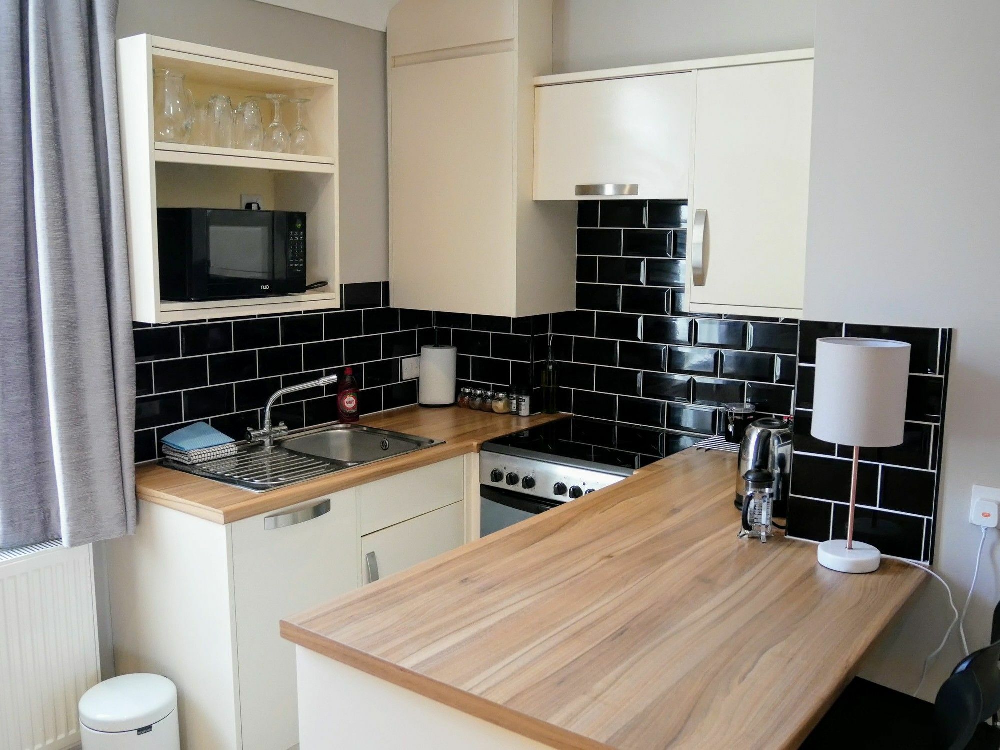 Peartree Serviced Apartments Salisbury Esterno foto